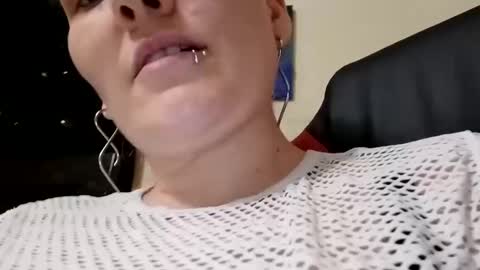 Snapshot of toxiclilly chatting on 12, 3, 2025 Lilly Miss Mistress Goddess Maam Queen Boss online show from 12, 3, 2025