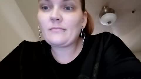 Snapshot of toxiclilly chatting on 2, 4, 2026 Lilly Miss Mistress Goddess Maam Queen Boss online show from 2, 4, 2026