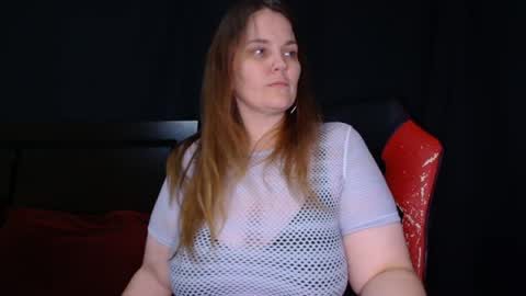 Snapshot of toxiclilly chatting on 17, 4, 2026 Lilly Miss Mistress Goddess Maam Queen Boss online show from 17, 4, 2026