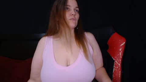 Snapshot of toxiclilly chatting on 18, 4, 2026 Lilly Miss Mistress Goddess Maam Queen Boss online show from 18, 4, 2026