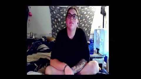 Toxiclove1311 online show from 2, 12, 2025