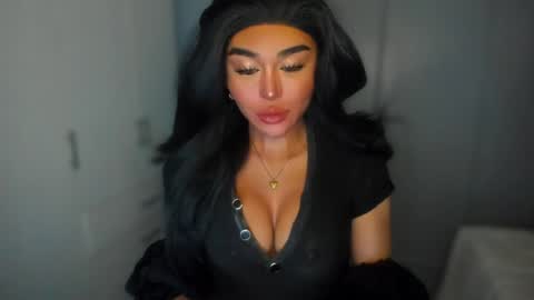 Snapshot of transnextdoor_ chatting on 25, 12, 2024 ALMIGHTY GODDESS VALENTINA online show from 25, 12, 2024