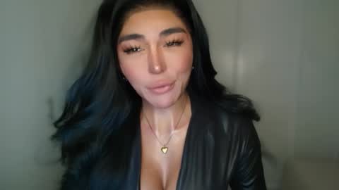 Snapshot of transnextdoor_ chatting on 27, 1, 2025 ALMIGHTY GODDESS VALENTINA online show from 27, 1, 2025