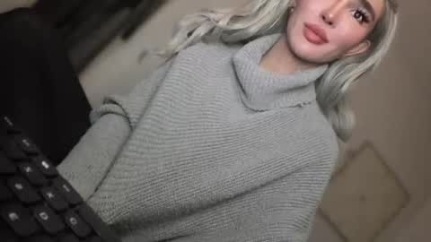 Snapshot of transnextdoor_ chatting on 14, 3, 2026 ALMIGHTY GODDESS VALENTINA online show from 14, 3, 2026