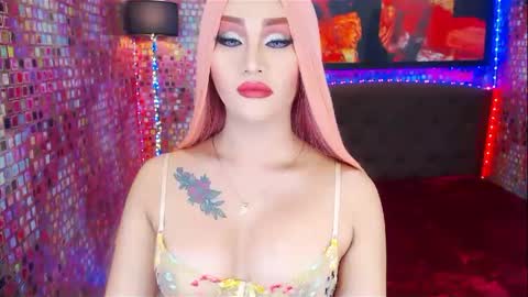 Snapshot of transplayfullolivia chatting on 2, 3, 2025 KYLIE BELLA TS online show from 2, 3, 2025