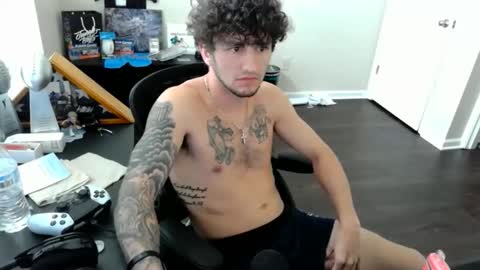 Snapshot of travishupp1 chatting on 28, 10, 2025 Trav online show from 28, 10, 2025