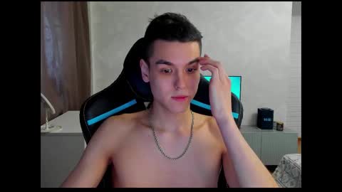 Snapshot of travisrivas chatting on 4, 3, 2025 travisrivas online show from 4, 3, 2025