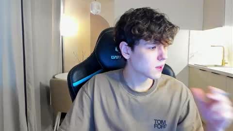 Snapshot of travisrivas chatting on 10, 10, 2025 travisrivas online show from 10, 10, 2025