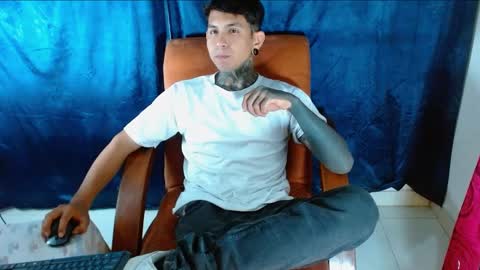 Snapshot of travistanner28 chatting on 7, 1, 2025 TRAV - INDEPENDENT MODEL online show from 7, 1, 2025