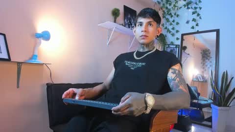 Snapshot of travistanner28 chatting on 27, 1, 2025 TRAV - INDEPENDENT MODEL online show from 27, 1, 2025