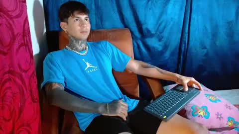 Snapshot of travistanner28 chatting on 8, 2, 2025 TRAV - INDEPENDENT MODEL online show from 8, 2, 2025