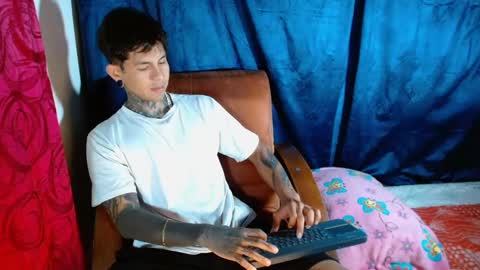 Snapshot of travistanner28 chatting on 11, 2, 2025 TRAV - INDEPENDENT MODEL online show from 11, 2, 2025