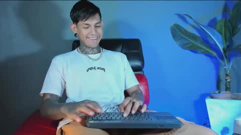 Snapshot of travistanner28 chatting on 23, 2, 2025 TRAV - INDEPENDENT MODEL online show from 23, 2, 2025