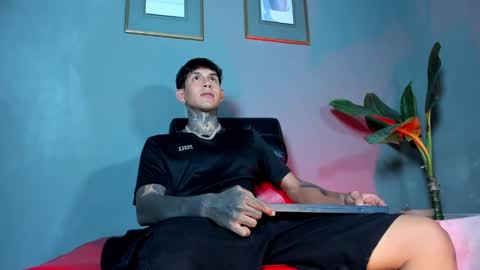 Snapshot of travistanner28 chatting on 1, 3, 2025 TRAV - INDEPENDENT MODEL online show from 1, 3, 2025