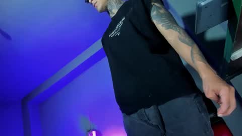 Snapshot of travistanner28 chatting on 21, 9, 2025 TRAV - INDEPENDENT MODEL online show from 21, 9, 2025