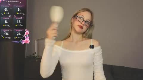 Snapshot of traxzbabe chatting on 12, 7, 2026 traxzbabe online show from 12, 7, 2026