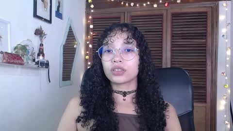 Snapshot of treasuresz chatting on 25, 1, 2025 Emily online show from 25, 1, 2025