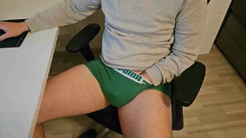 tree1989 online show from 6, 12, 2024