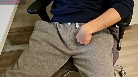 tree1989 online show from 12, 10, 2025