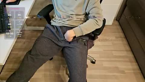 tree1989 online show from 11, 11, 2025