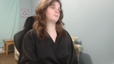 Snapshot of treejeanne chatting on 1, 2, 2025 TreeJeanne online show from 1, 2, 2025