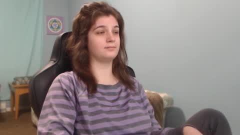 Snapshot of treejeanne chatting on 28, 2, 2025 TreeJeanne online show from 28, 2, 2025
