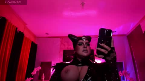 Jade online show from 10, 12, 2024