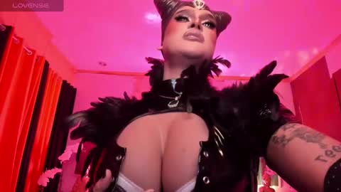 Jade online show from 12, 12, 2024