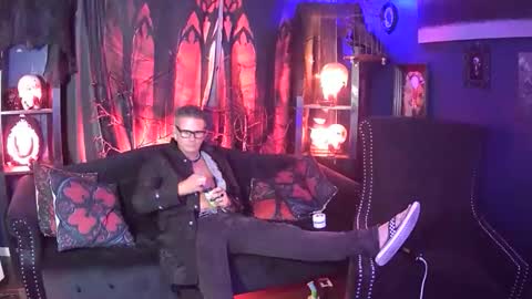 Snapshot of trent_pounder chatting on 15, 4, 2026 Trent Pounder online show from 15, 4, 2026