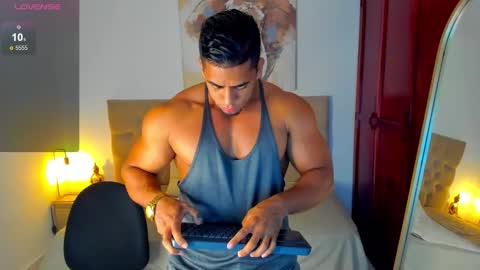 Snapshot of trevor_vinc chatting on 12, 1, 2025 trevor online show from 12, 1, 2025