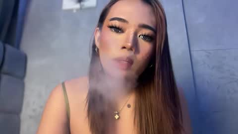 trexie_fucks15 online show from 15, 5, 2026