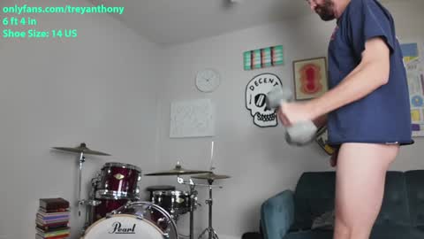 Snapshot of treyanthony chatting on 24, 1, 2025 decentanthony online show from 24, 1, 2025