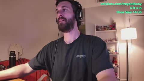 Snapshot of treyanthony chatting on 26, 1, 2025 decentanthony online show from 26, 1, 2025