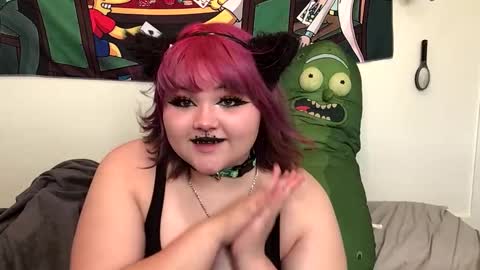 Trixie online show from 21, 2, 2025