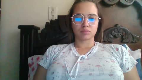 Snapshot of triana_bell chatting on 1, 12, 2024 triana_bell online show from 1, 12, 2024