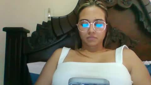 Snapshot of triana_bell chatting on 2, 12, 2024 triana_bell online show from 2, 12, 2024