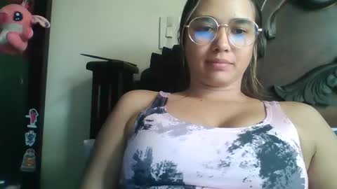 Snapshot of triana_bell chatting on 4, 12, 2024 triana_bell online show from 4, 12, 2024