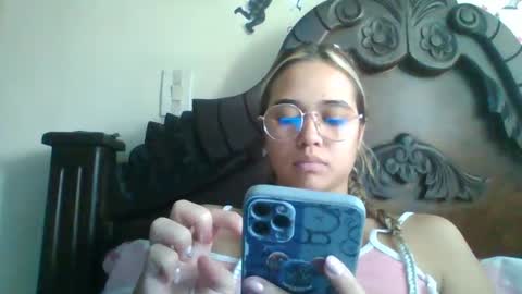 Snapshot of triana_bell chatting on 9, 12, 2024 triana_bell online show from 9, 12, 2024