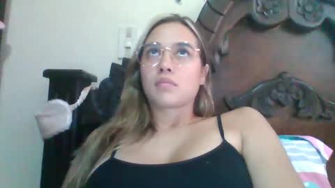 Snapshot of triana_bell chatting on 14, 12, 2024 triana_bell online show from 14, 12, 2024