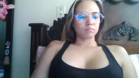 Snapshot of triana_bell chatting on 3, 1, 2025 triana_bell online show from 3, 1, 2025