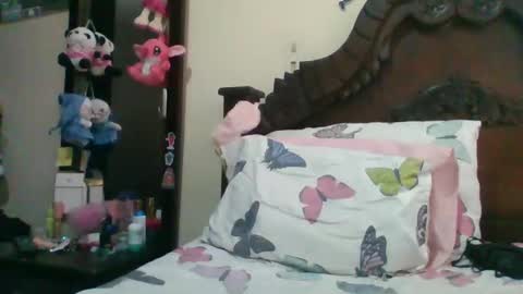 Snapshot of triana_bell chatting on 7, 1, 2025 triana_bell online show from 7, 1, 2025