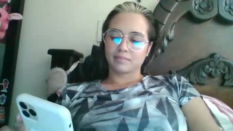 Snapshot of triana_bell chatting on 7, 2, 2025 triana_bell online show from 7, 2, 2025