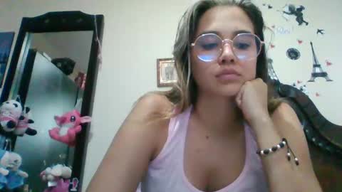 Snapshot of triana_bell chatting on 11, 2, 2025 triana_bell online show from 11, 2, 2025