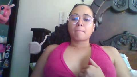 Snapshot of triana_bell chatting on 24, 2, 2025 triana_bell online show from 24, 2, 2025