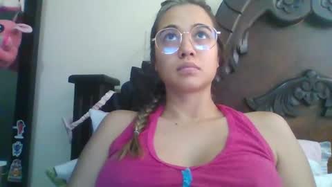 Snapshot of triana_bell chatting on 4, 3, 2025 triana_bell online show from 4, 3, 2025