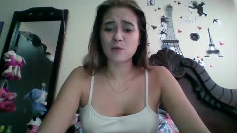 Snapshot of triana_bell chatting on 8, 10, 2025 triana_bell online show from 8, 10, 2025