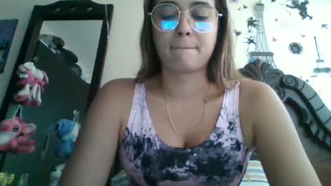 Snapshot of triana_bell chatting on 11, 10, 2025 triana_bell online show from 11, 10, 2025