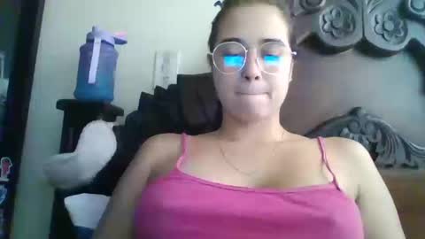 Snapshot of triana_bell chatting on 15, 10, 2025 triana_bell online show from 15, 10, 2025