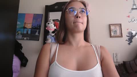 Snapshot of triana_bell chatting on 2, 3, 2026 triana_bell online show from 2, 3, 2026