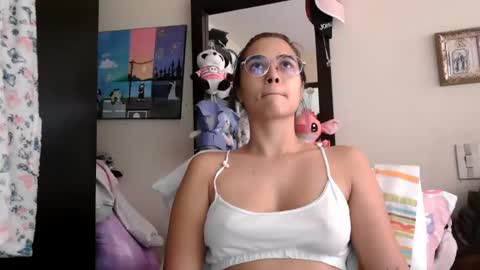 Snapshot of triana_bell chatting on 17, 3, 2026 triana_bell online show from 17, 3, 2026